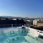Elegant Rooftop With Shared Terrace And Jacuzzi Mk2 * Βουδαπέστη