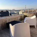 Elegant Rooftop With Shared Terrace And Jacuzzi Mk2 Διαμέρισμα *