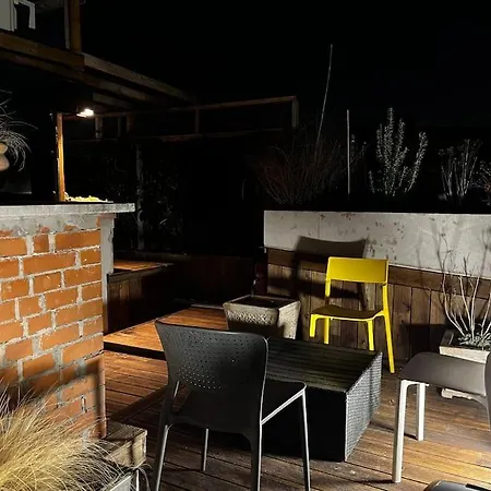 Appartement Elegant Rooftop With Shared Terrace And Jacuzzi Mk2 Boedapest