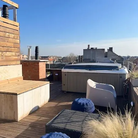 Elegant Rooftop With Shared Terrace And Jacuzzi Mk2 Budapest