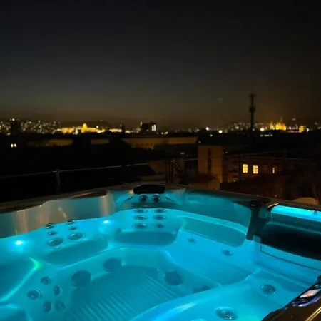 Elegant Rooftop With Shared Terrace And Jacuzzi Mk2 Budapest