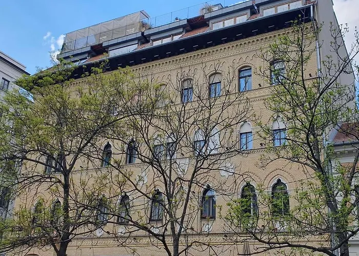 Elegant Rooftop With Shared Terrace And Jacuzzi Mk2 Budapest