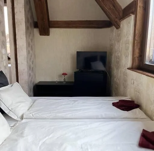 Elegant Rooftop With Shared Terrace And Jacuzzi Mk2 Budapest