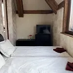Elegant Rooftop With Shared Terrace And Jacuzzi Mk2 Budapesta