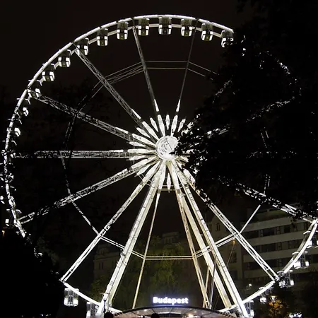Elegant Rooftop With Shared Terrace And Jacuzzi Mk2 Budapešť