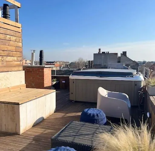 Elegant Rooftop With Shared Terrace And Jacuzzi Mk2 Βουδαπέστη